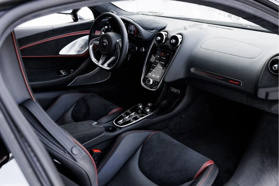 McLaren GT