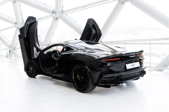 McLaren GT