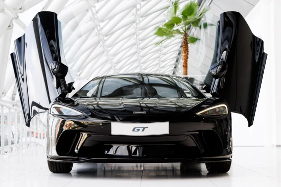 McLaren GT