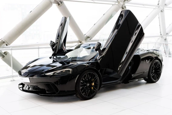 McLaren GT