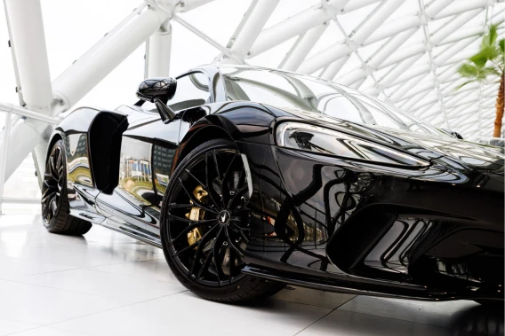 McLaren GT