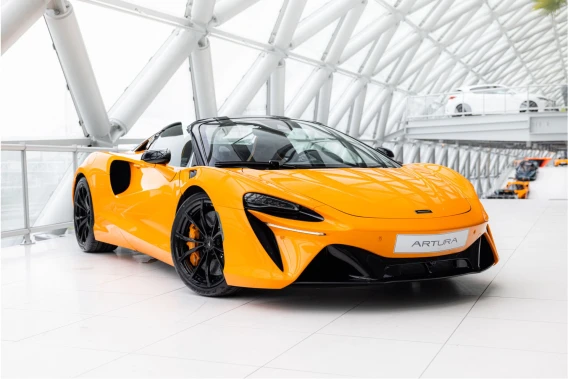 McLaren Artura Spider