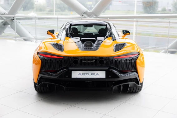 McLaren Artura Spider