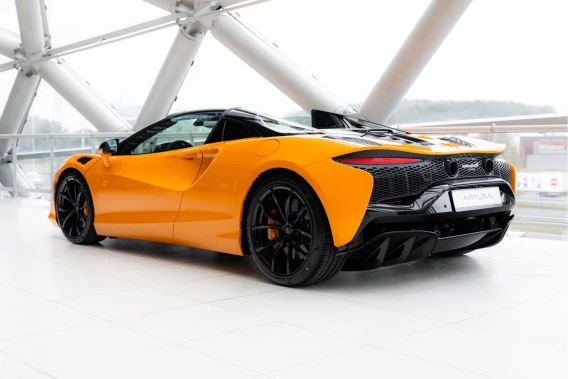 McLaren Artura Spider