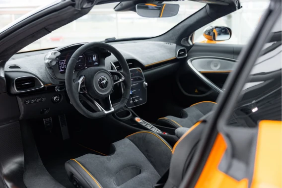 McLaren Artura Spider
