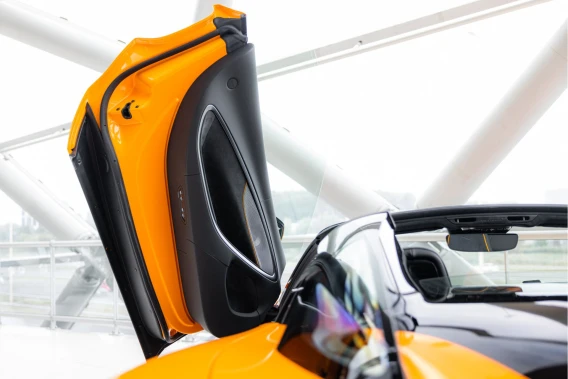 McLaren Artura Spider