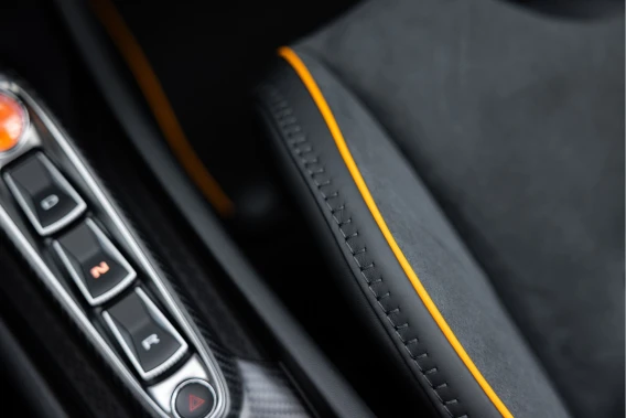 McLaren Artura Spider
