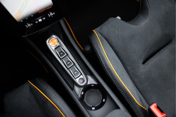 McLaren Artura Spider