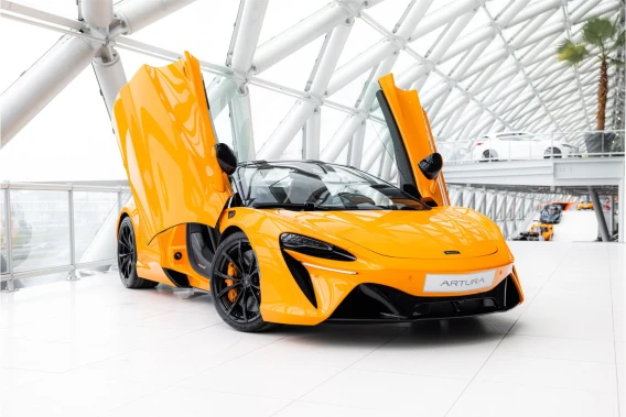 McLaren Artura Spider