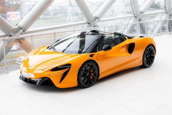 McLaren Artura Spider