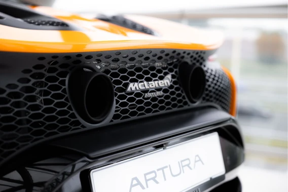 McLaren Artura Spider