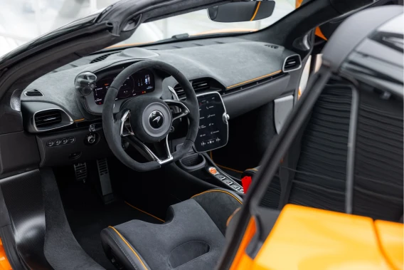 McLaren Artura Spider