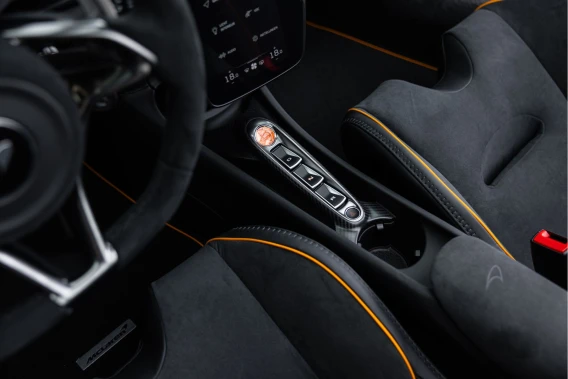 McLaren Artura Spider