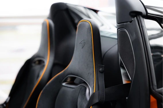McLaren Artura Spider