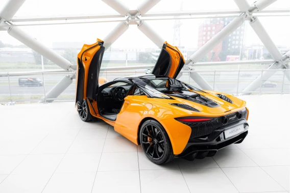 McLaren Artura Spider