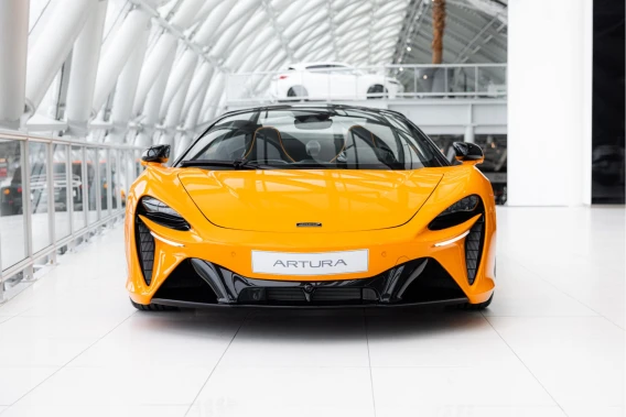 McLaren Artura Spider