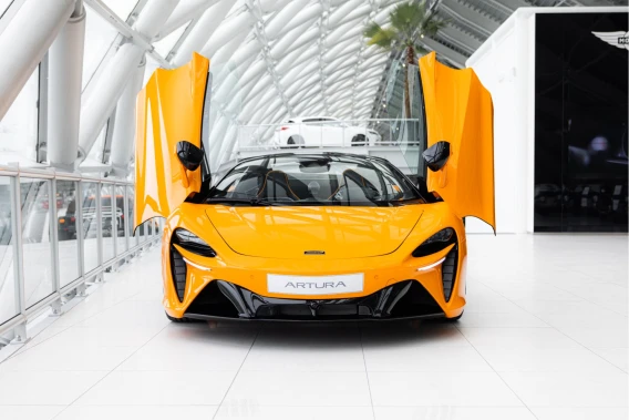 McLaren Artura Spider