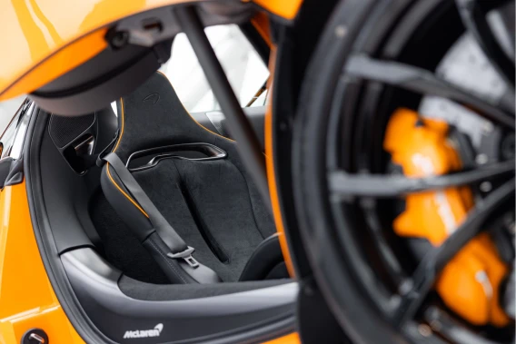 McLaren Artura Spider