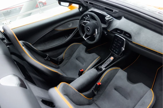 McLaren Artura Spider