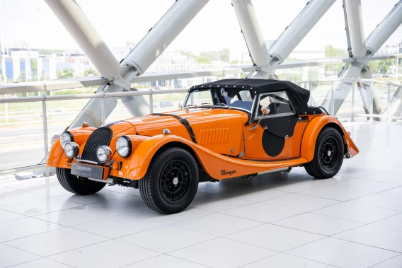 Morgan Plus 8