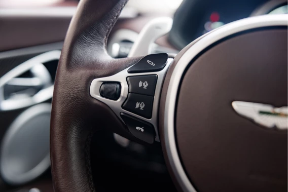 Aston Martin DB11