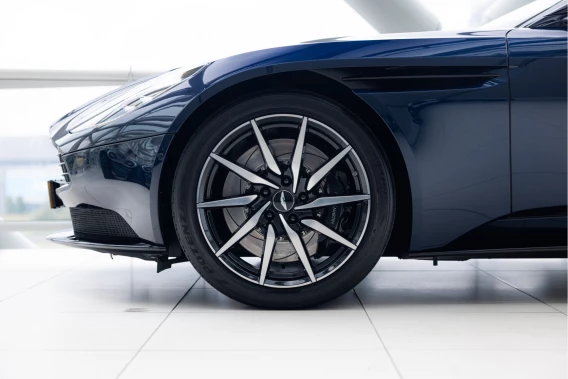 Aston Martin DB11