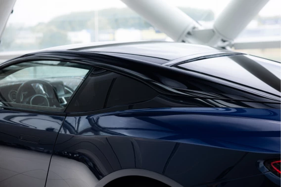 Aston Martin DB11