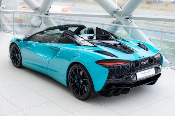 McLaren Artura Spider