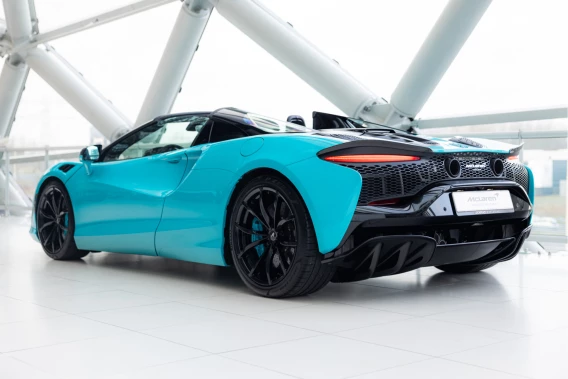McLaren Artura Spider