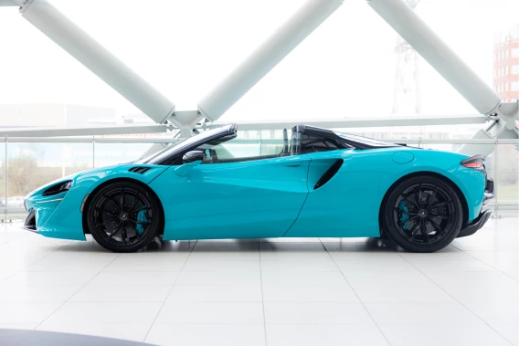 McLaren Artura Spider