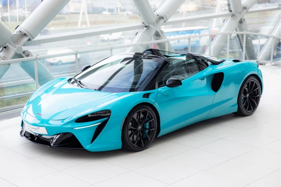 McLaren Artura Spider