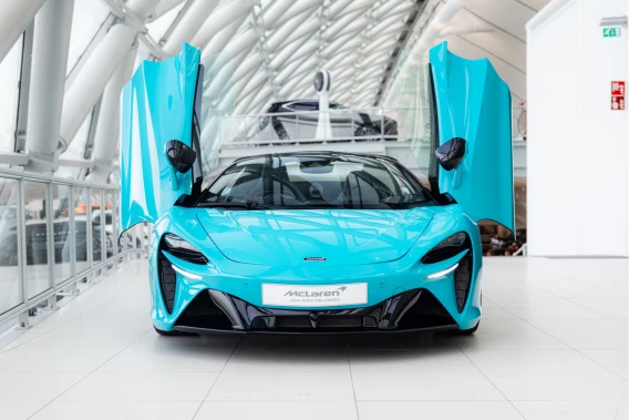 McLaren Artura Spider