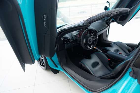 McLaren Artura Spider