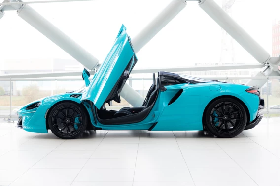 McLaren Artura Spider