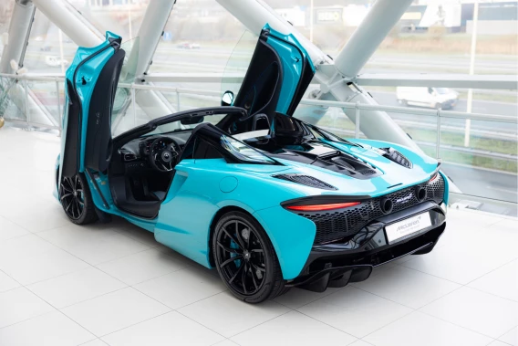 McLaren Artura Spider
