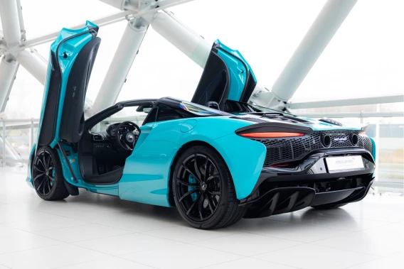 McLaren Artura Spider