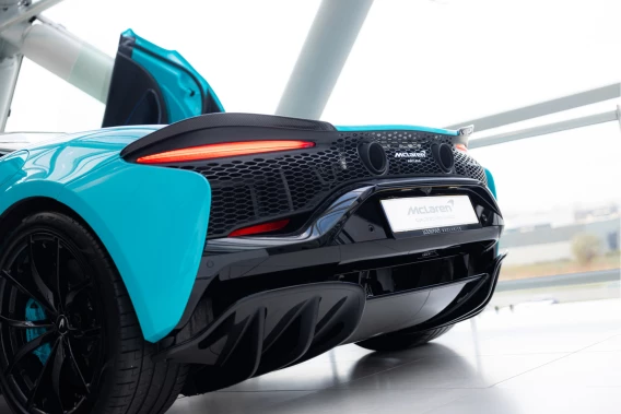 McLaren Artura Spider