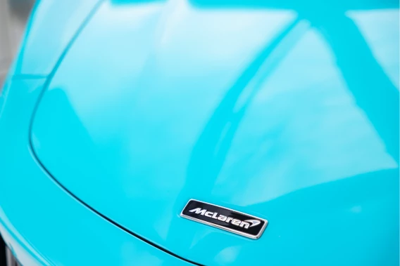 McLaren Artura Spider