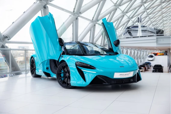 McLaren Artura Spider