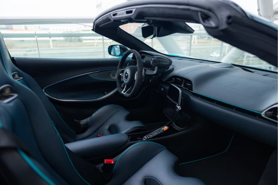 McLaren Artura Spider