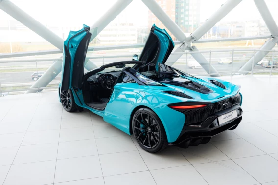 McLaren Artura Spider