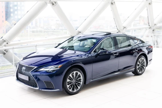 Lexus LS