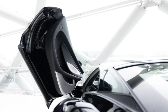 McLaren GTS