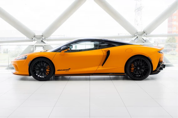 McLaren GT