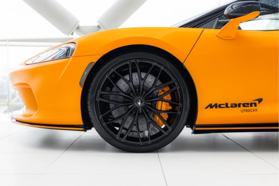 McLaren GT
