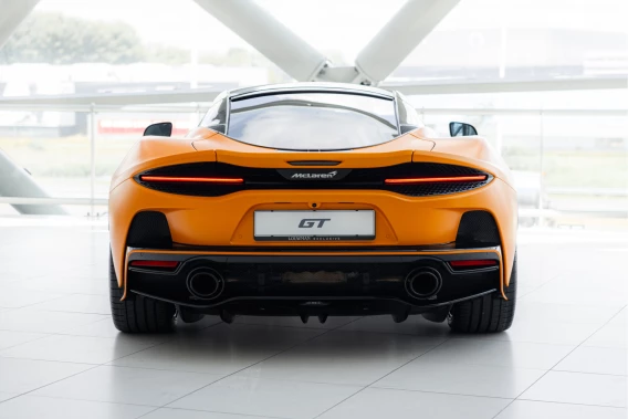 McLaren GT