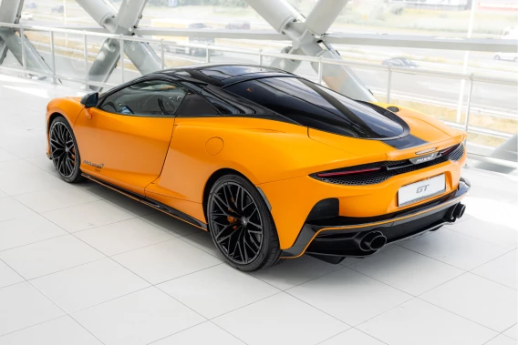 McLaren GT