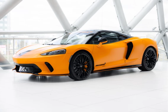 McLaren GT