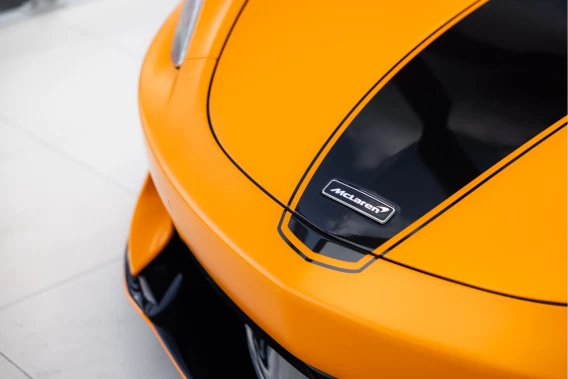 McLaren GT