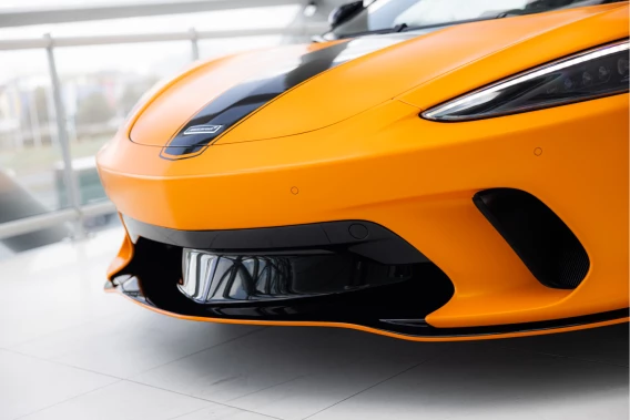 McLaren GT